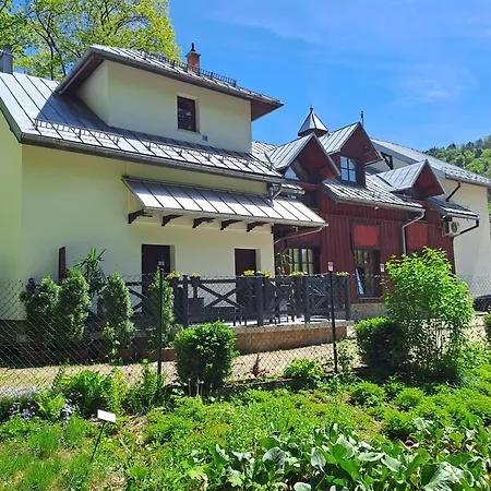 Goscinne Przy Altanie Konukevi 3*